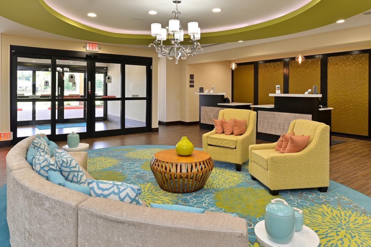 Hilton Garden Inn Dubuque Downtown Экстерьер фото