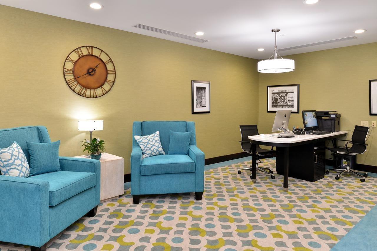 Hilton Garden Inn Dubuque Downtown Экстерьер фото