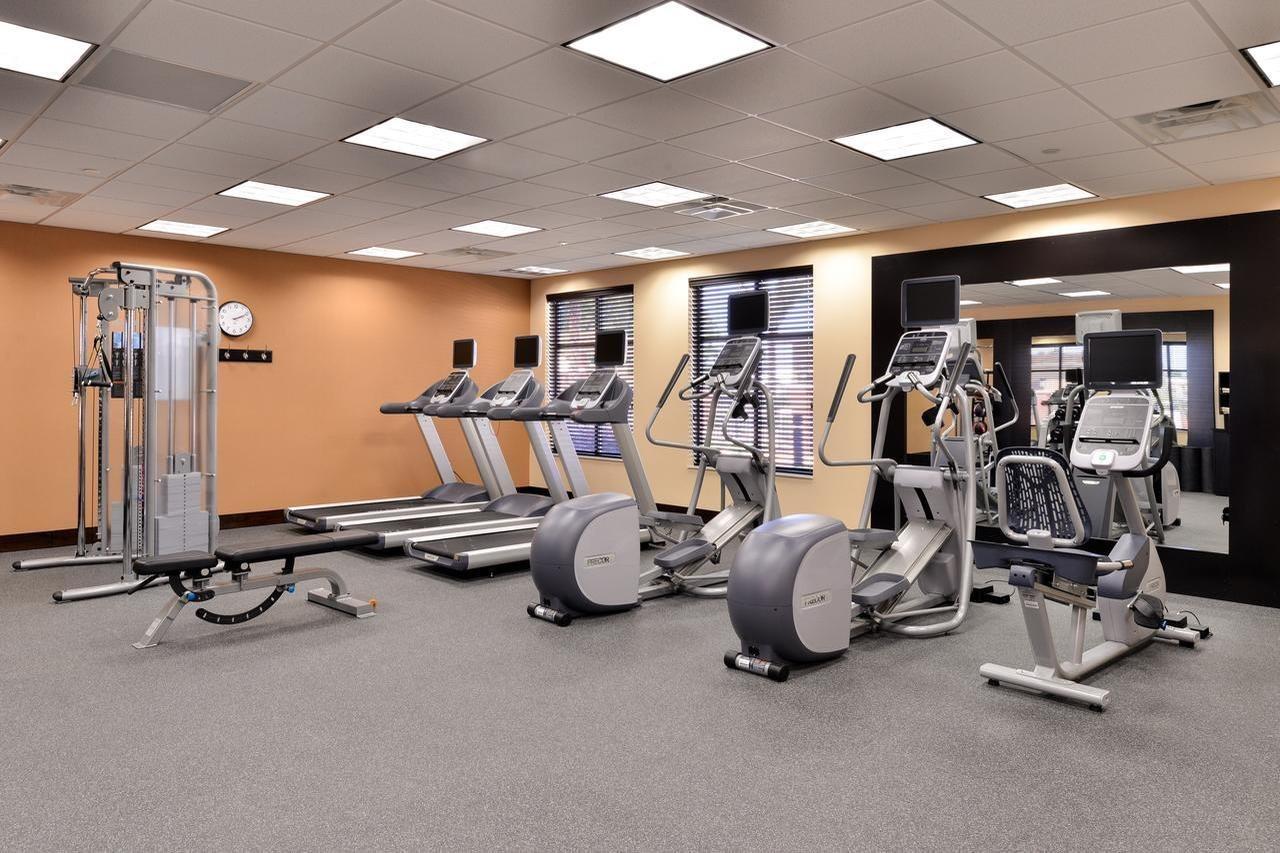 Hilton Garden Inn Dubuque Downtown Экстерьер фото