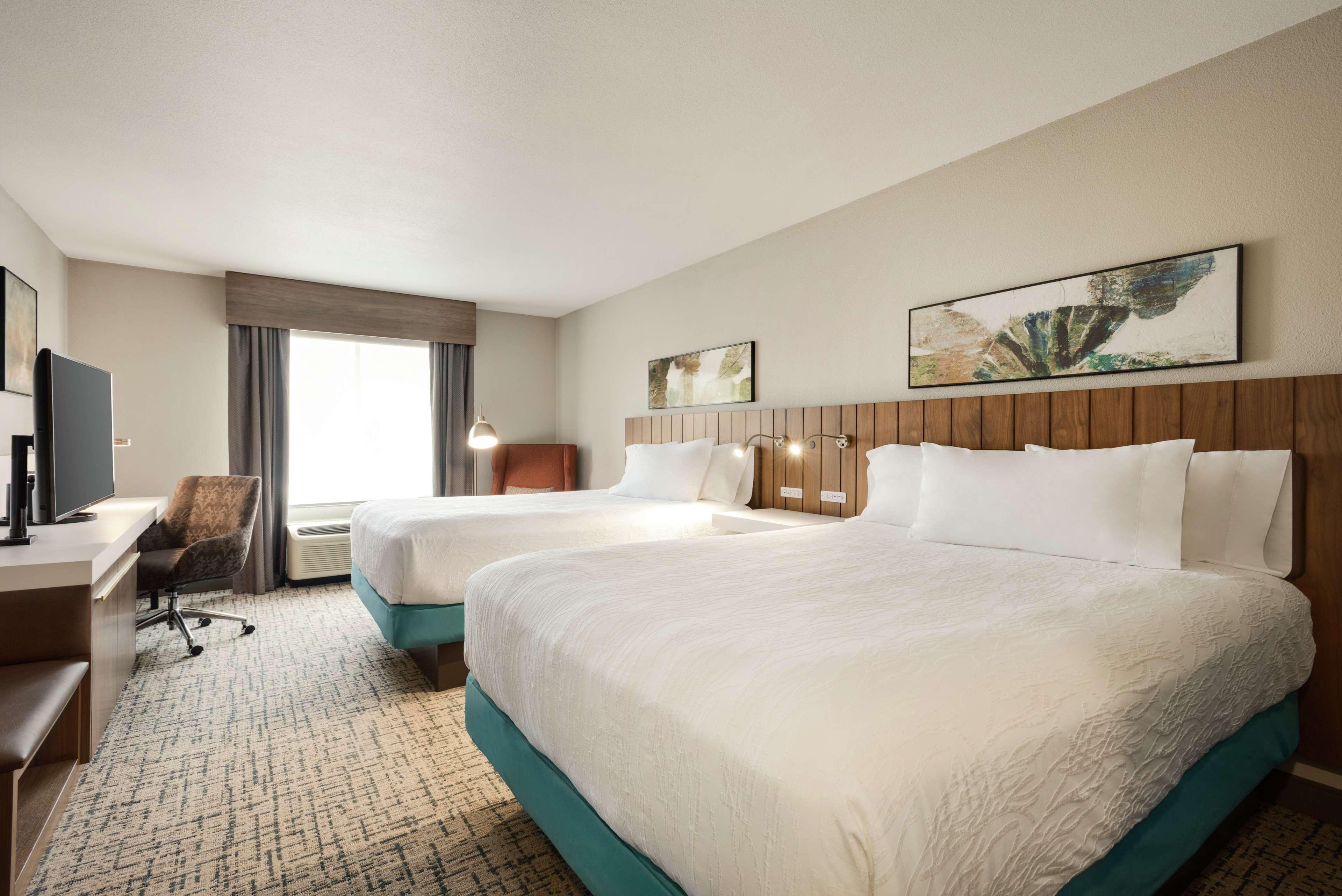 Hilton Garden Inn Dubuque Downtown Экстерьер фото