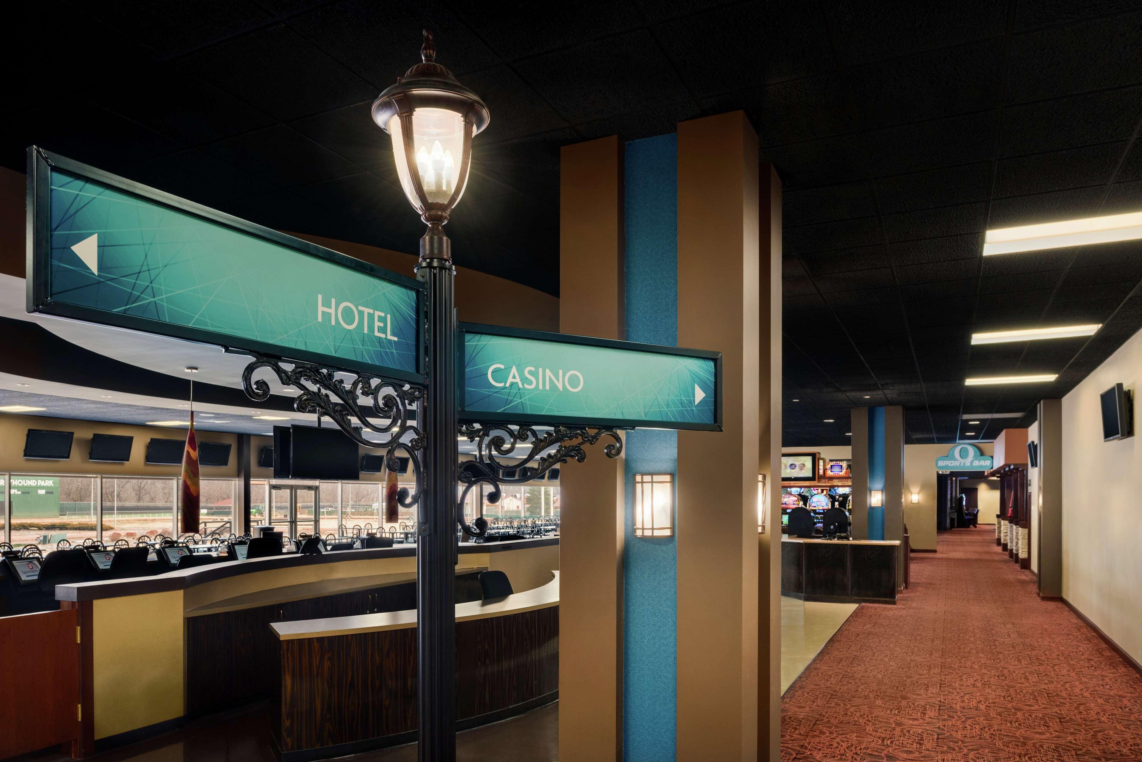 Hilton Garden Inn Dubuque Downtown Экстерьер фото