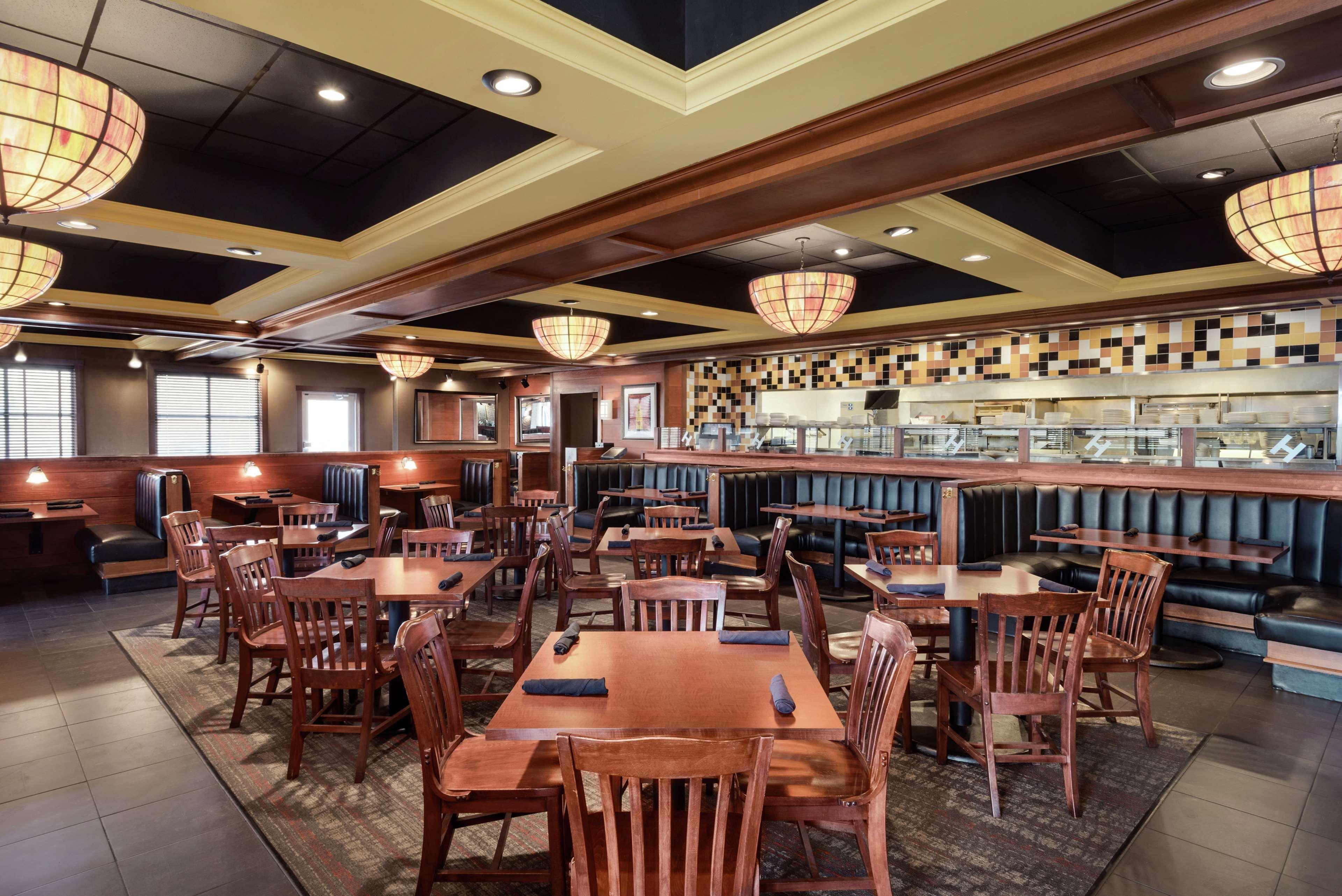 Hilton Garden Inn Dubuque Downtown Экстерьер фото