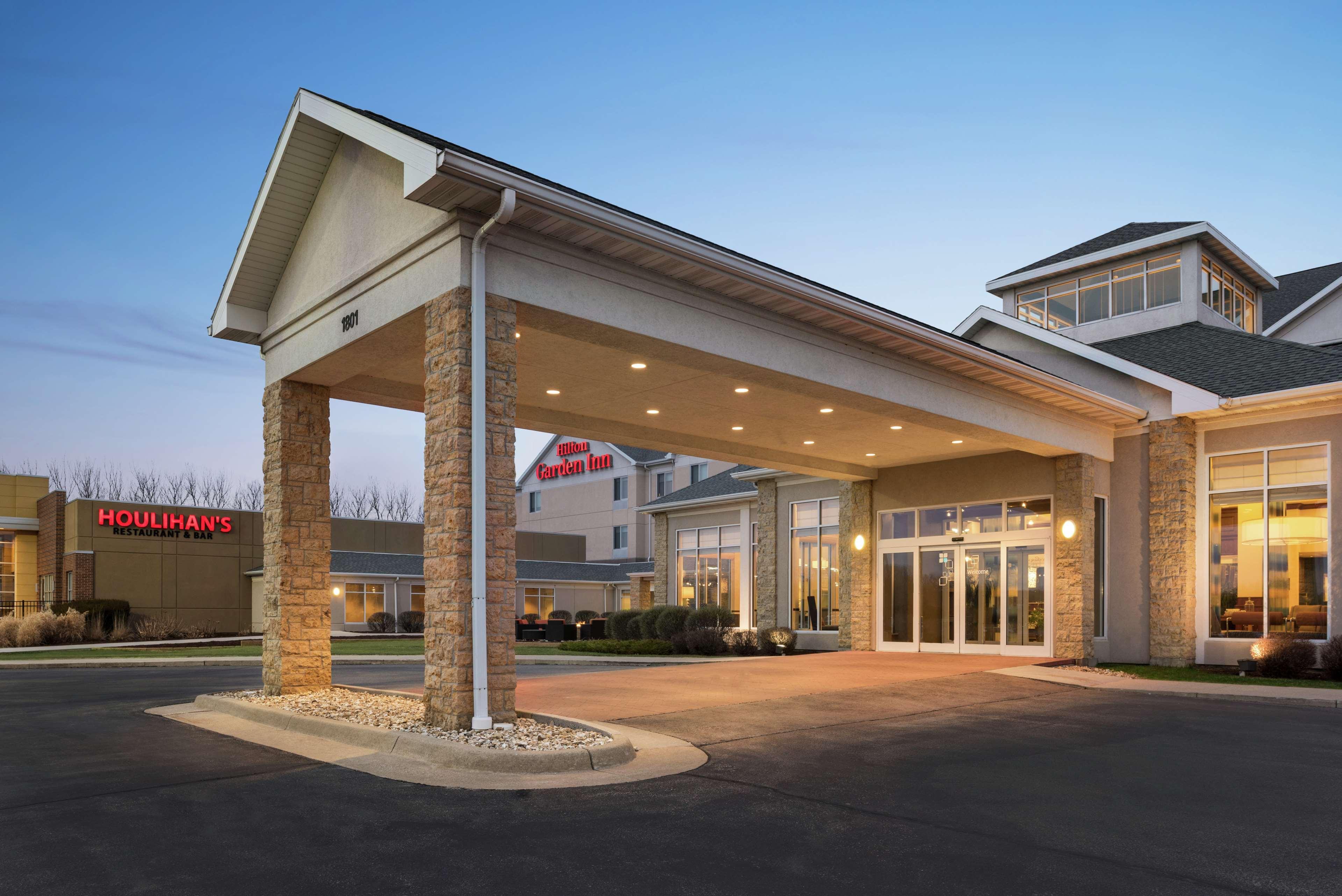 Hilton Garden Inn Dubuque Downtown Экстерьер фото