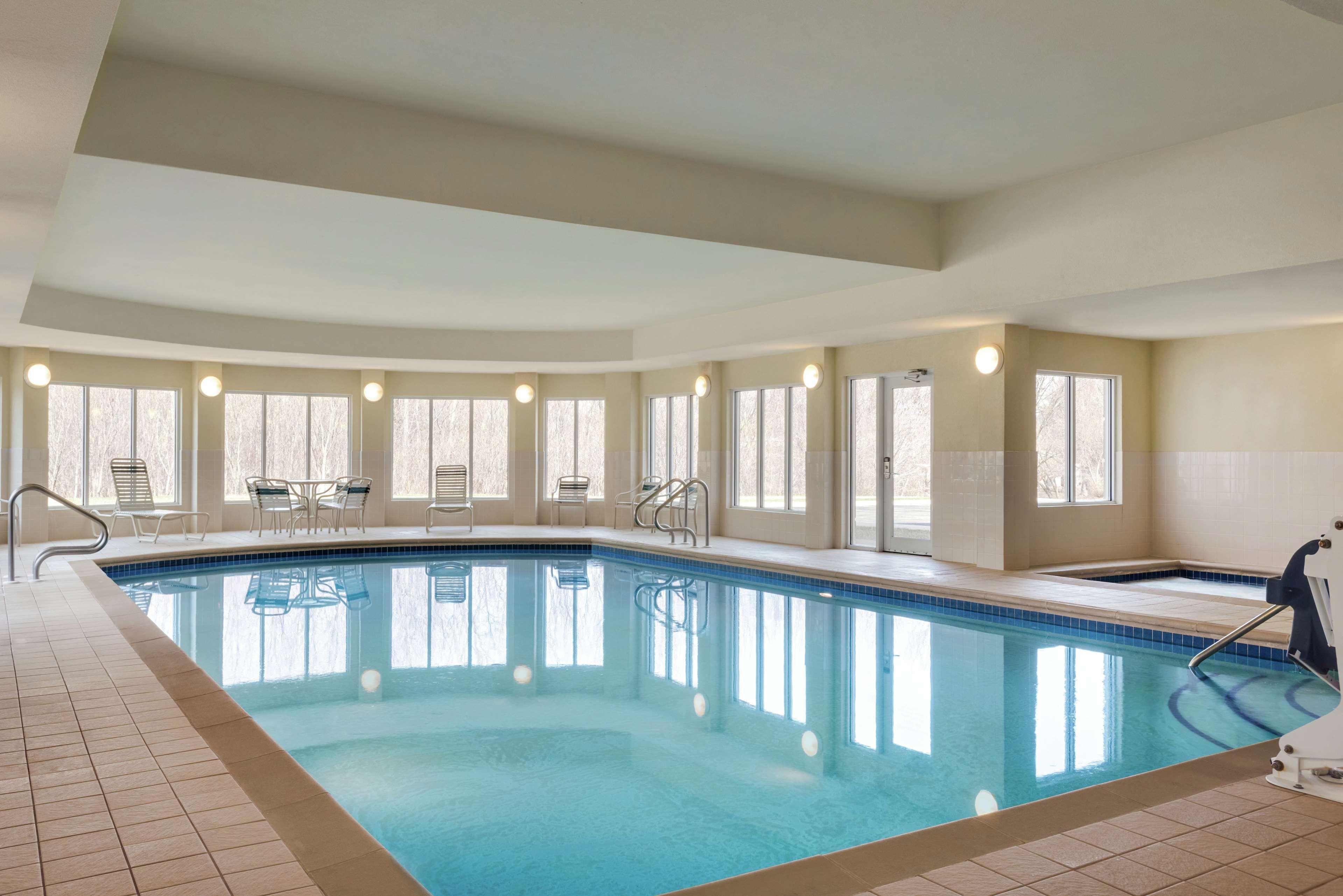 Hilton Garden Inn Dubuque Downtown Экстерьер фото