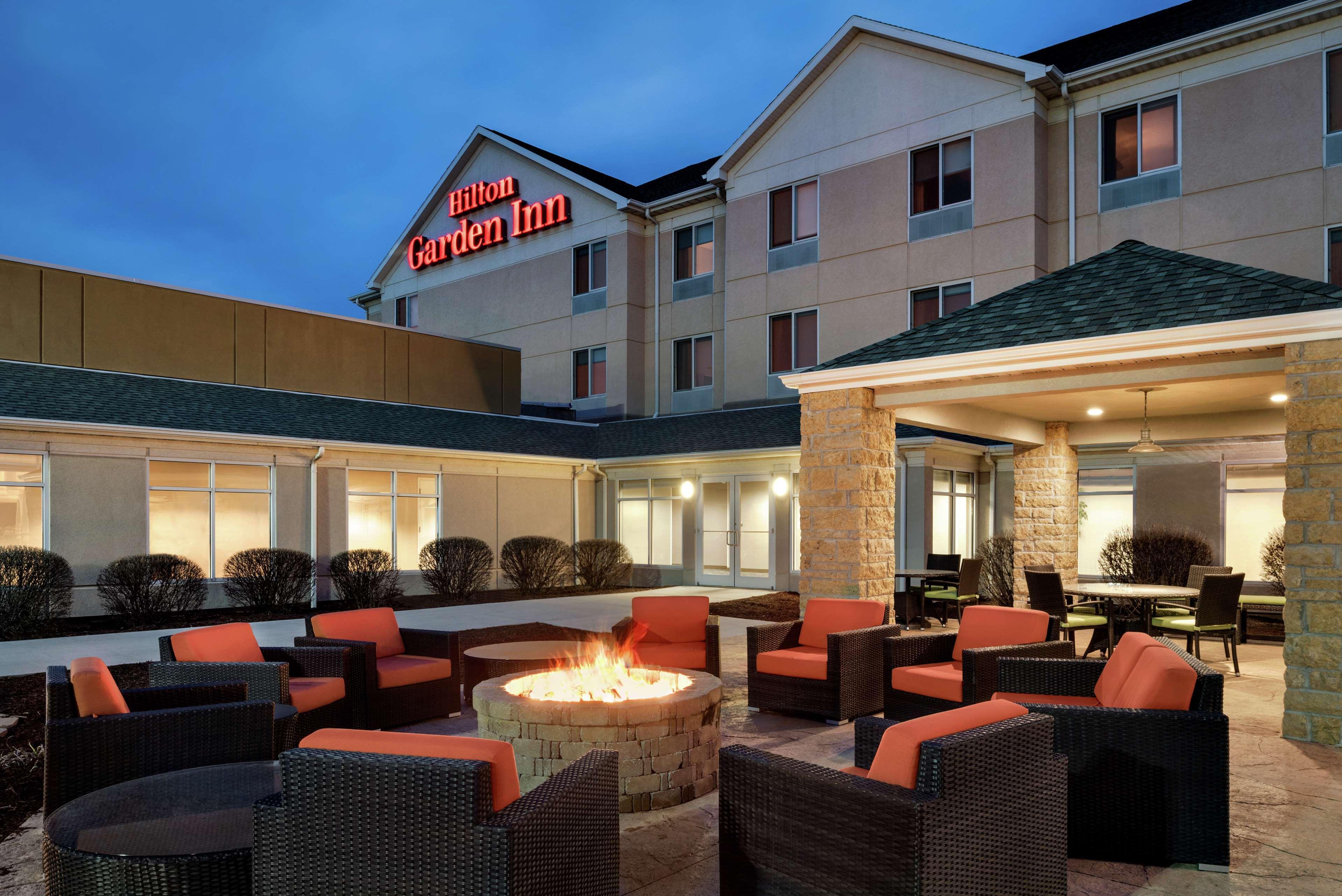 Hilton Garden Inn Dubuque Downtown Экстерьер фото