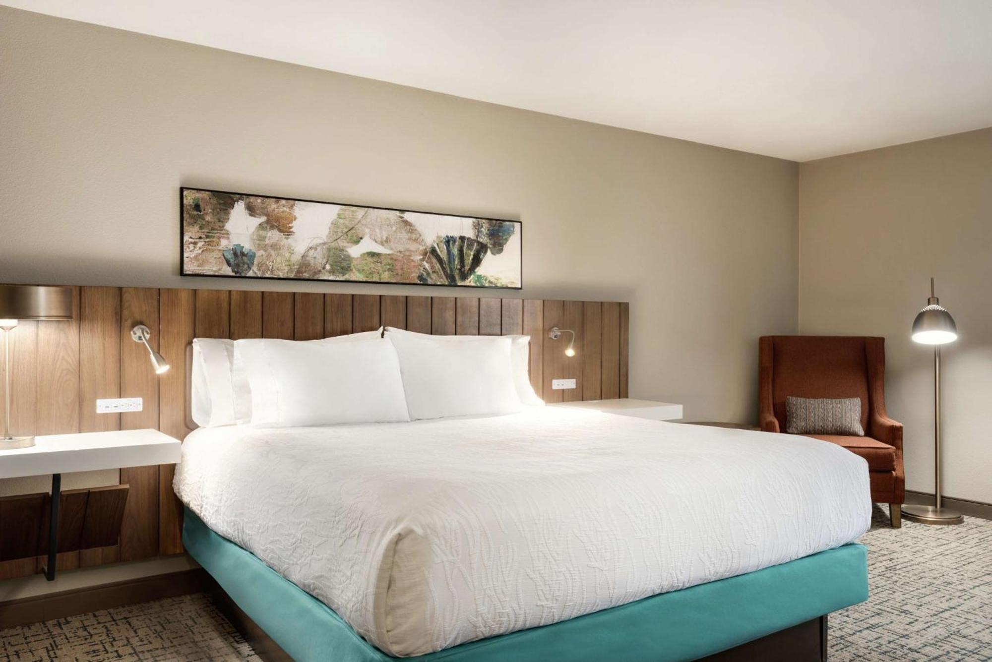 Hilton Garden Inn Dubuque Downtown Экстерьер фото
