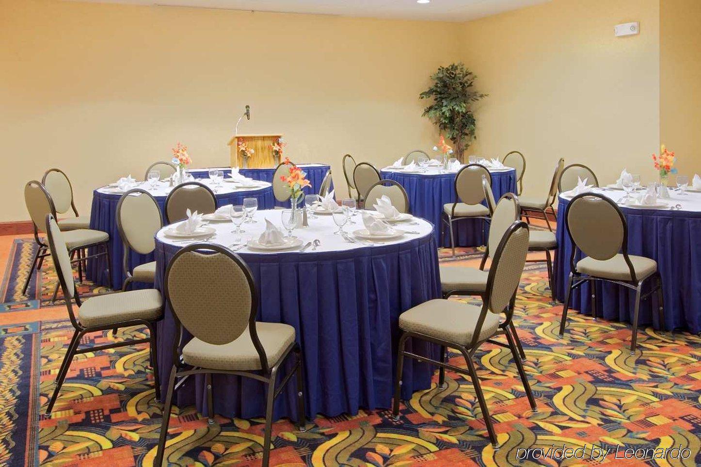 Hilton Garden Inn Dubuque Downtown Ресторан фото